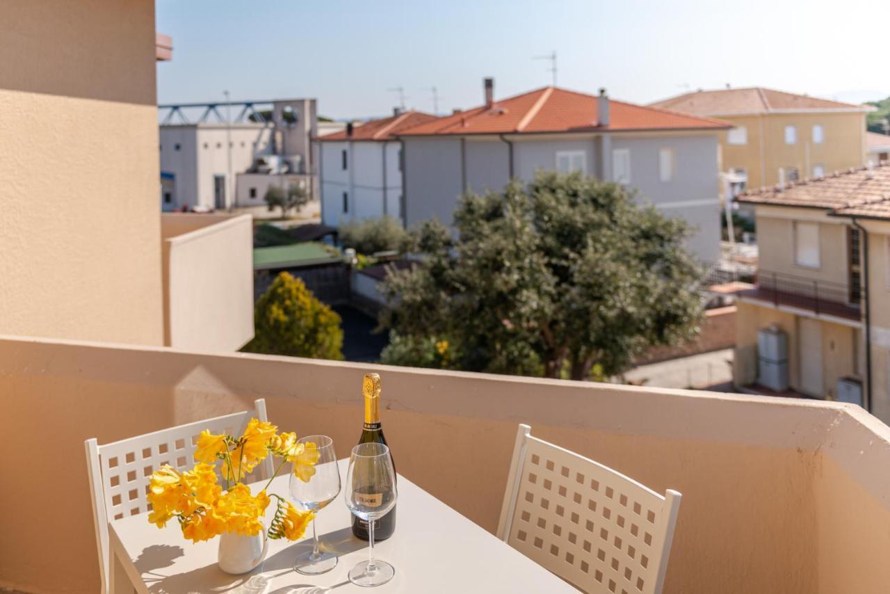 Residence Marina Di Cecina Dış mekan fotoğraf